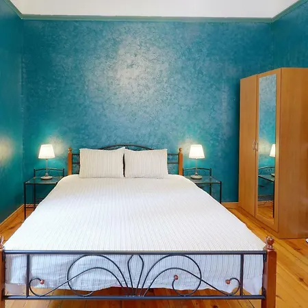 Quintessentially One Bedroom Top Location アパート